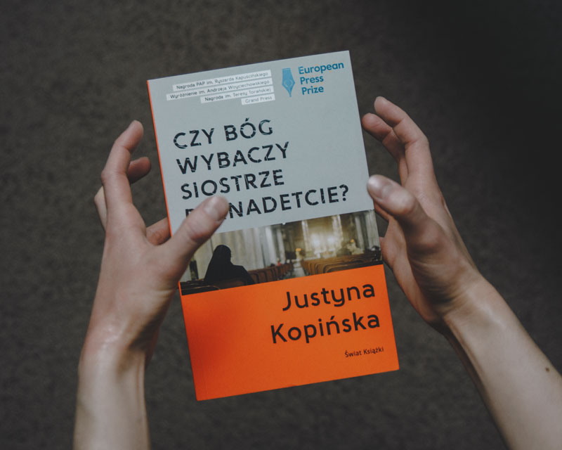 Justyna Kopińska i Czy Bóg wybaczy siostrze Bernadetcie, recenzja książki.