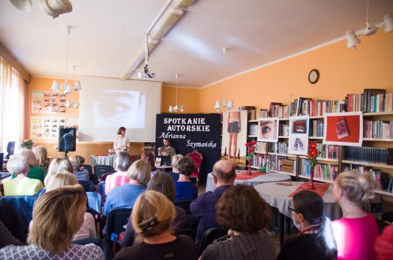 Spotkanie autorskie Adrianny Szymańskiej w Łukowie.